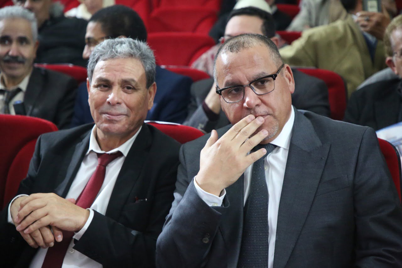 عامل الجديدة رفقة رئيس الجامعة في حفل تتويج المتفوقين بجامعة شعيب الدكالي .
