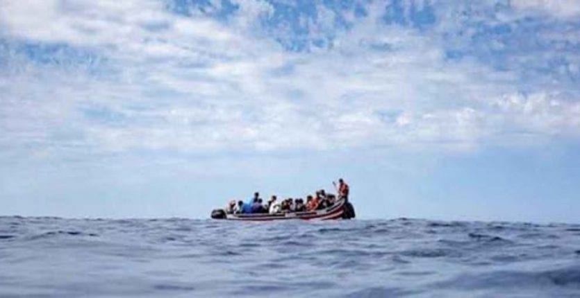 20 قاصرا وامرأة. اعتراض قارب في عرض ساحل الداخلة وعلى متنه 110 مرشحين سنغاليين للهجرة غير الشرعية