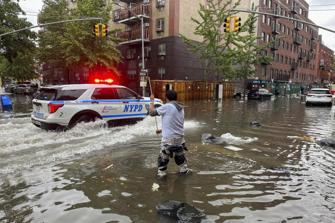 . أمطار غزيرة وفيضانات تشل حركة مدينة نيويورك