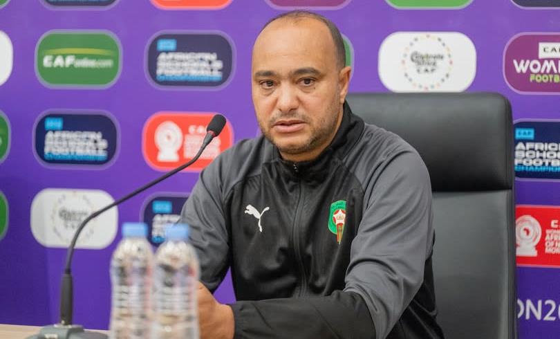 مدرب المنتخب الوطني النسوي لكرة القدم داخل القاعة، عادل السايح