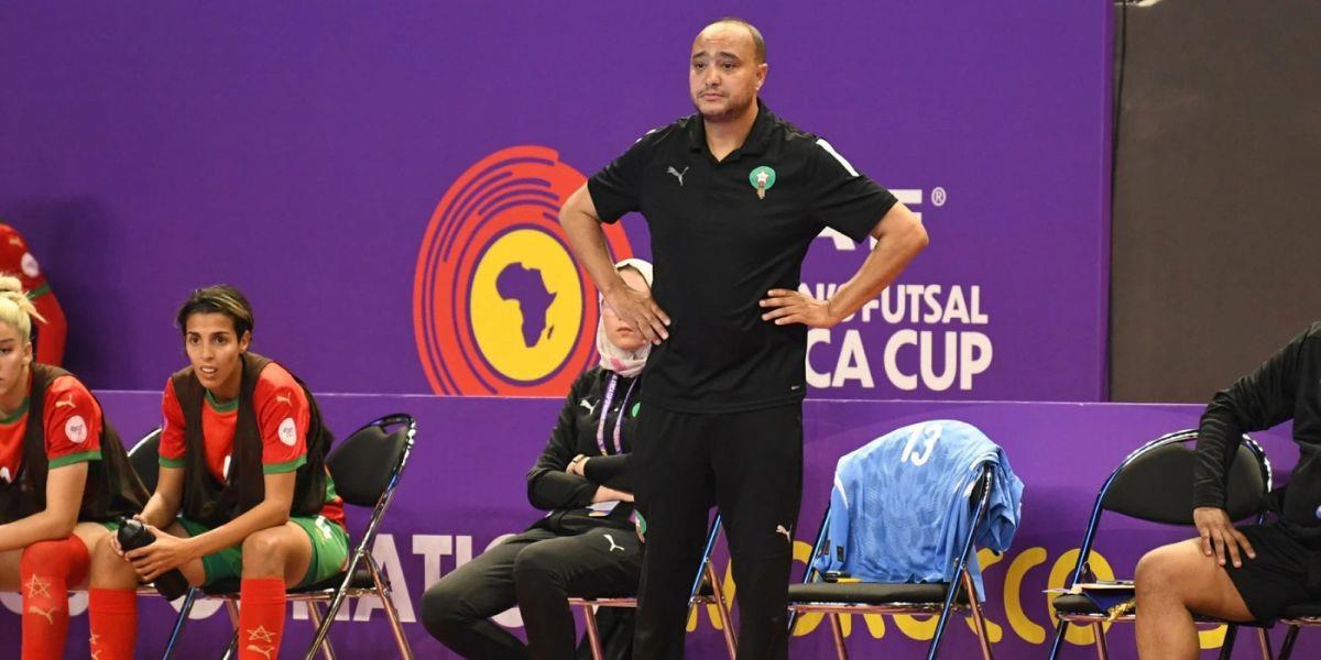 مدرب المنتخب الوطني النسوي لكرة القدم داخل القاعة، عادل سايح،